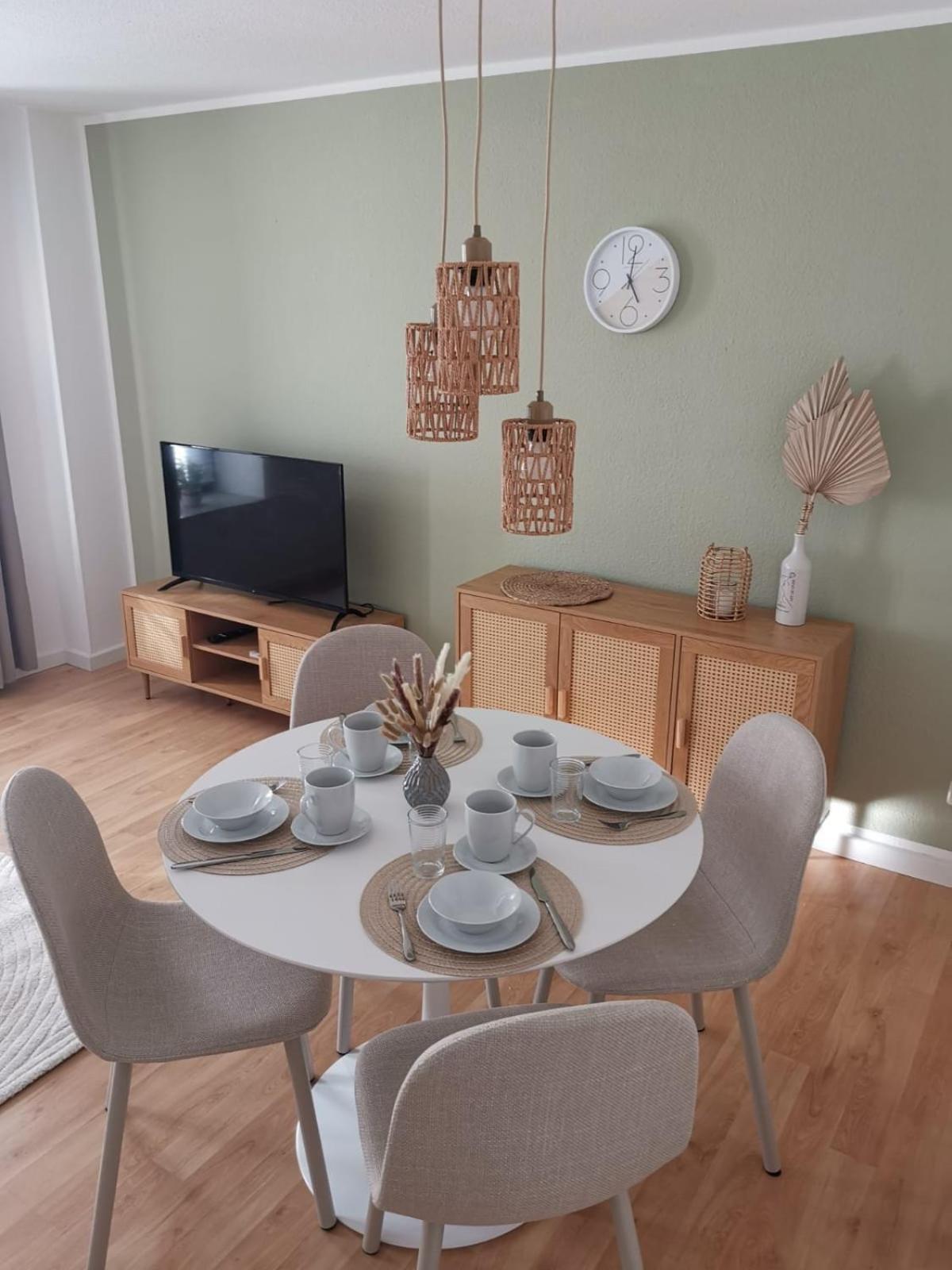 City-Apartment Mit Parkplatz & Fahrradraum! Nur 300M Zum Stadthafen 什未林 外观 照片