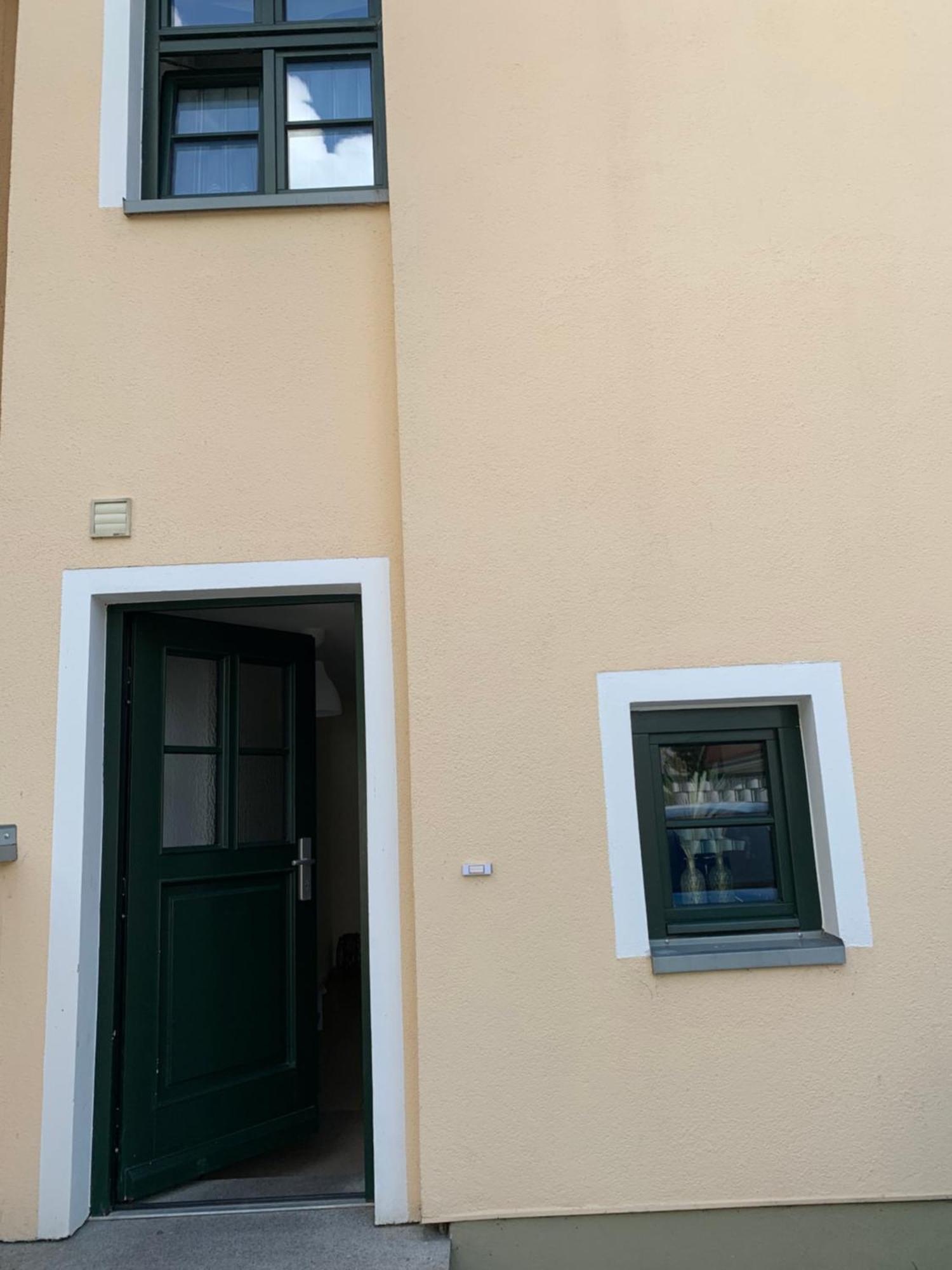 City-Apartment Mit Parkplatz & Fahrradraum! Nur 300M Zum Stadthafen 什未林 外观 照片